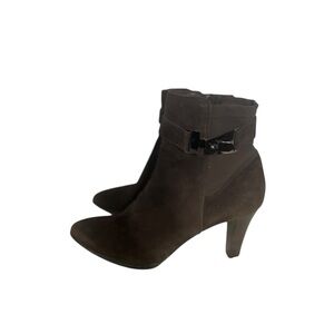 Aquatalia suede ankle boots  sz 8.5